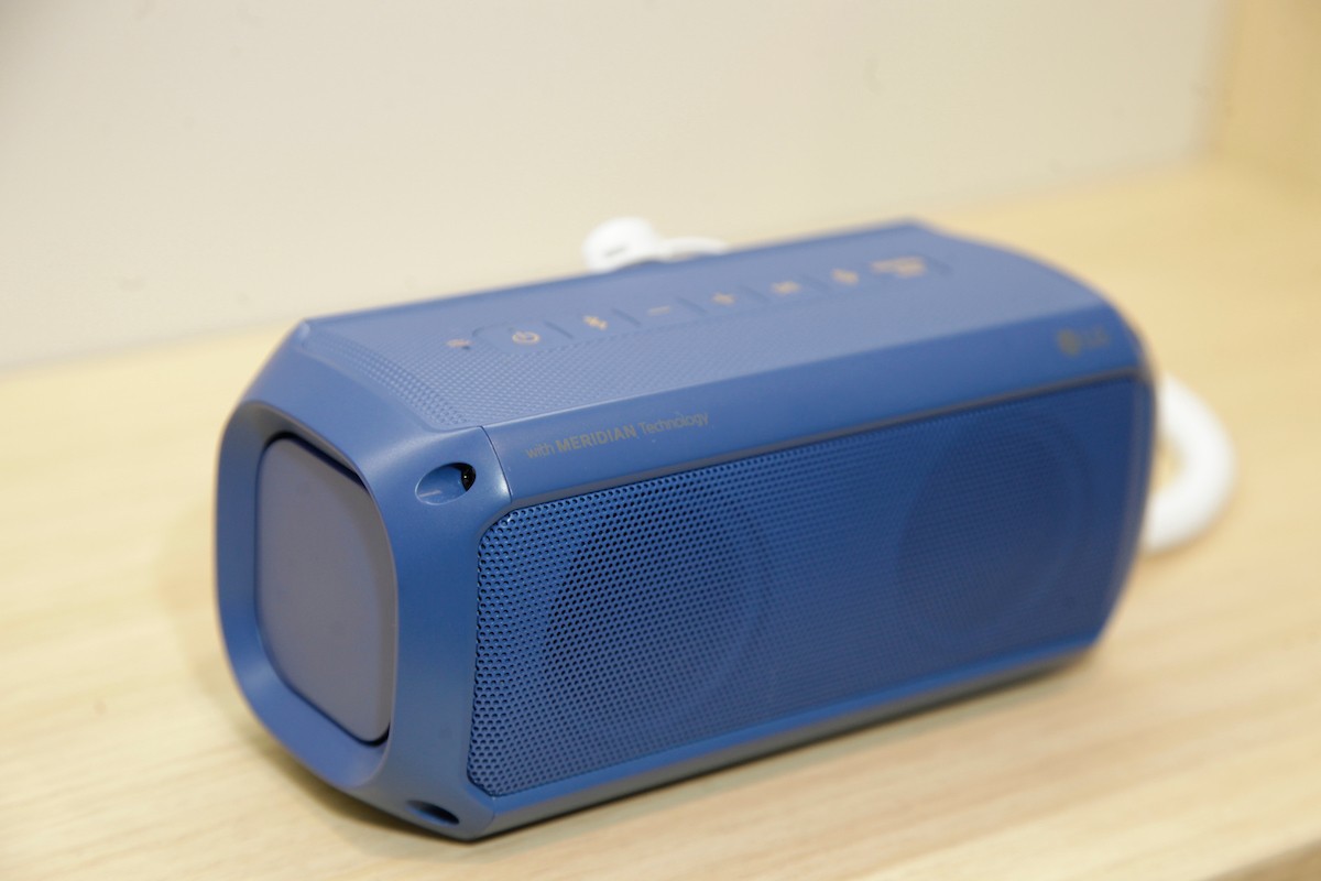 Upper side view of LG’s water-resistant Portable Speaker