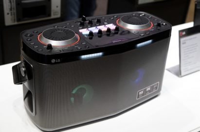 Side view of LG’s LOUDR Party speaker system RK8