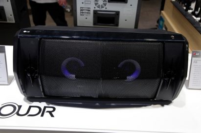 Front view of LG’s LOUDR Party speaker system FH6