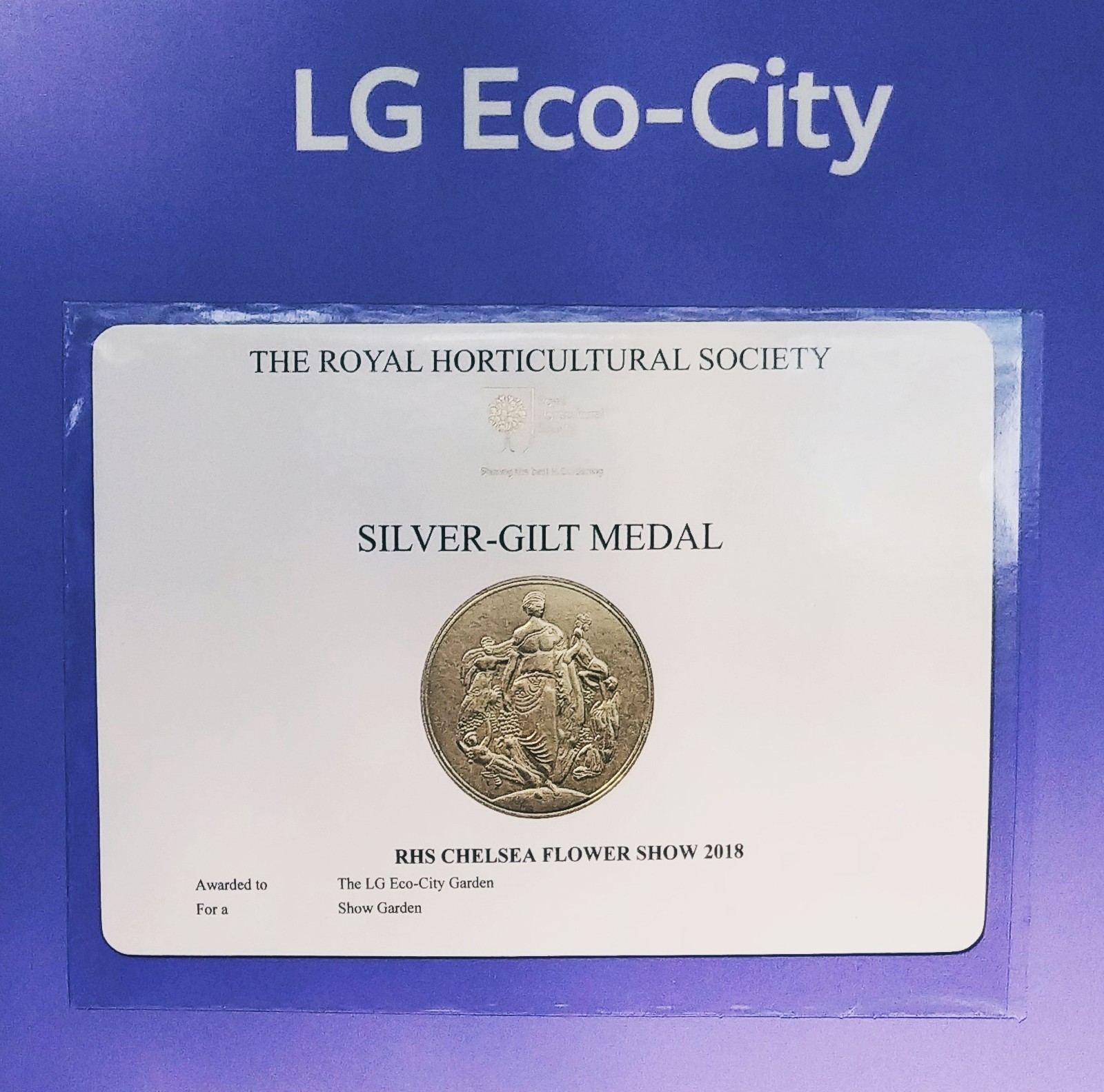 The Silver-gilt Medal awarded to LG Eco-City Garden at RHS Chelsea Flower Show 2018