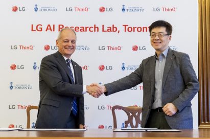 LG Electronics’ president and chief technology officer, Dr. I.P. Park, shake hands with University of Toronto president, Meric Gertler.