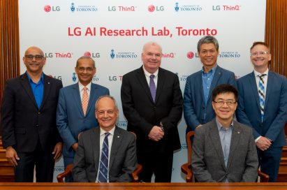 LG Electronics president and chief technology officer, Dr. I.P. Park, and University of Toronto president Meric Gertler, pose with delegates for a group picture.