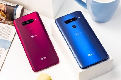 The rear view of the LG V40 ThinQ in Carmine Red and New Moroccan Blue