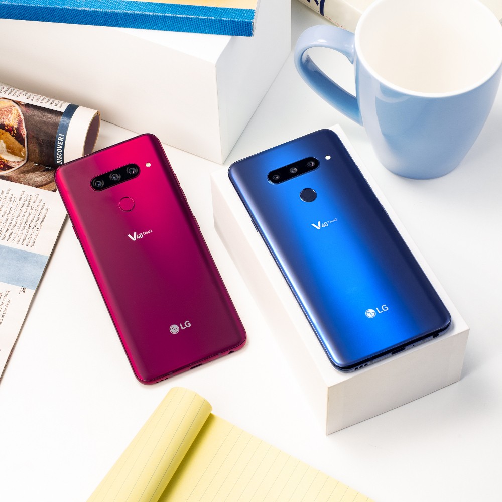 The rear view of the LG V40 ThinQ in Carmine Red and New Moroccan Blue