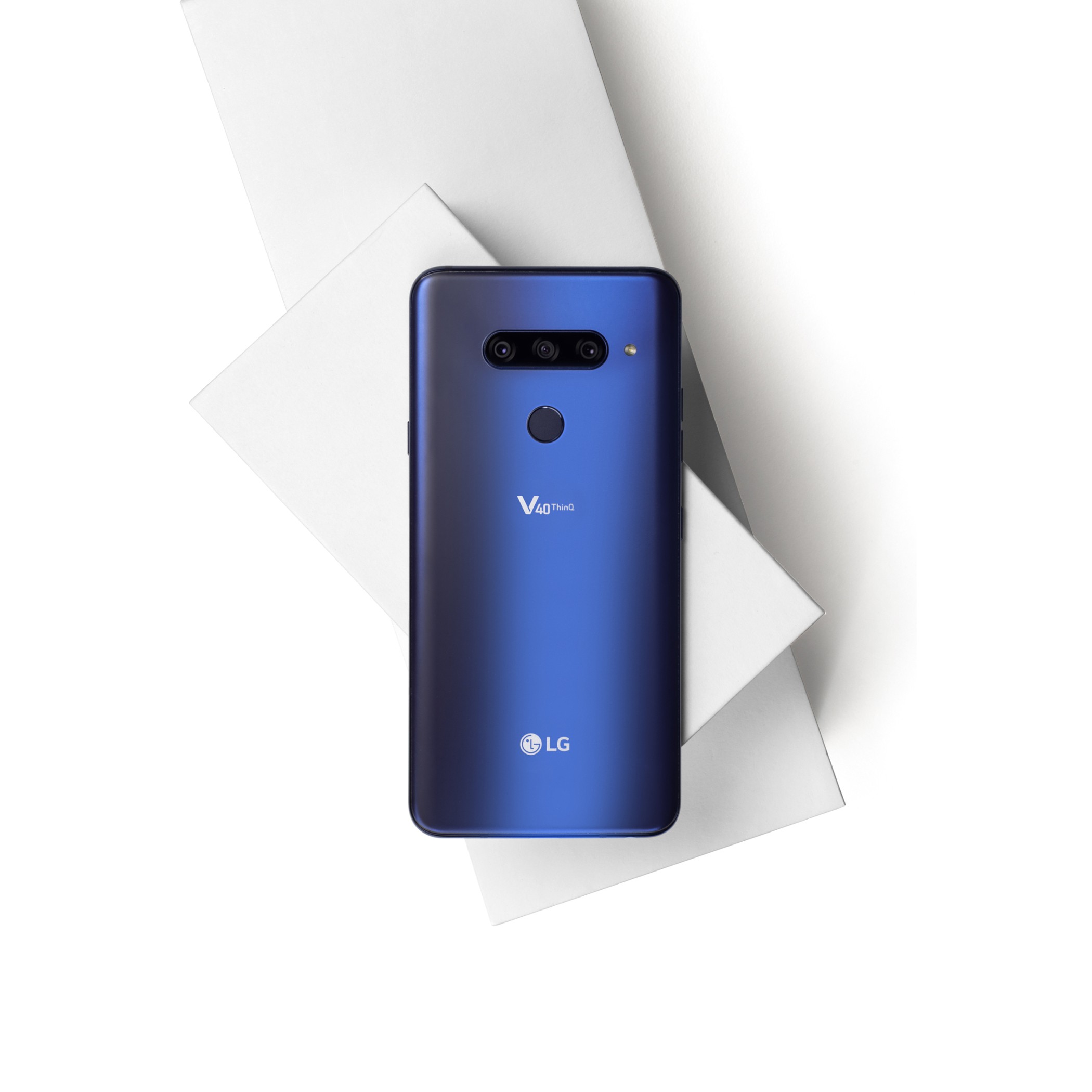 The rear view of the LG V40 ThinQ in New Moroccan Blue