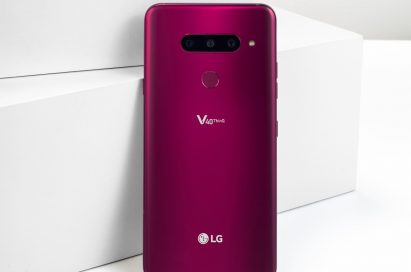 The rear view of the LG V40 ThinQ in Carmine Red