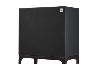 Another side view of LG OBJET Speaker System positioned at a 15-degree angle