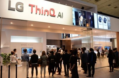 People gathering at the entrance of the LG ThinQ AI zone at IFA 2018