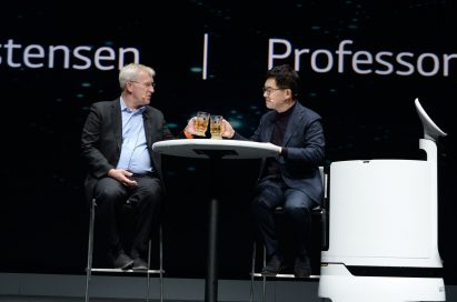 LG Electronics president and CTO Dr. I.P. Park is in a conversation with professor Henrik Christensen, director of the Contextual Robotics Institute at University of California San Diego.