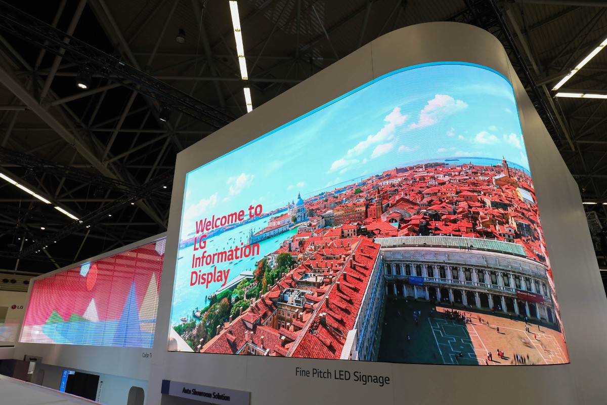 A front view of LG’s flexible LED signage.