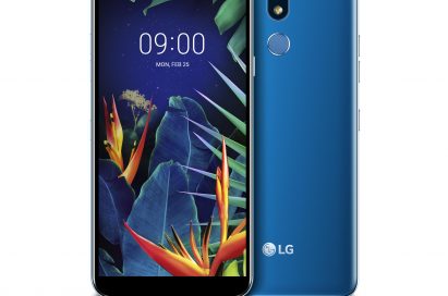 The front and rear view of the LG K40 in New Moroccan Blue