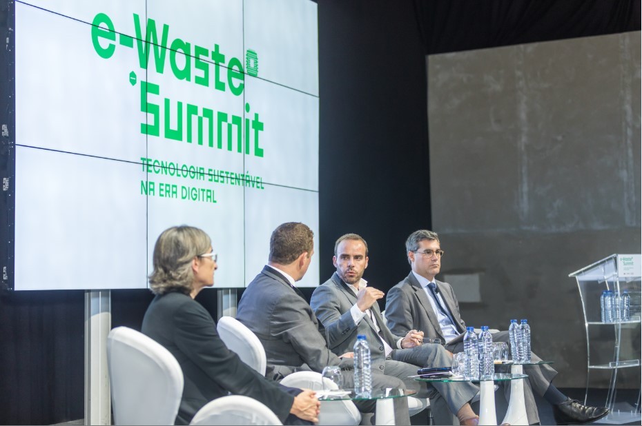 An image of the panel discussion at the e-Waste Summit: Sustainable Technology in the Digital Age