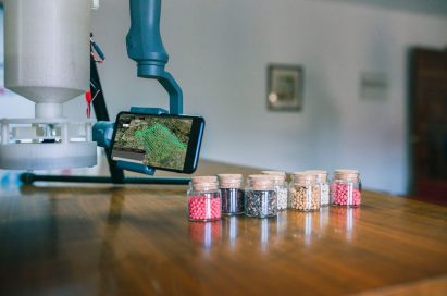 The LG G8S ThinQ is attached to a drone in an effort to analyze the environmental state of the Alto Tajo Natural Park as part of the LG Smart Green project.