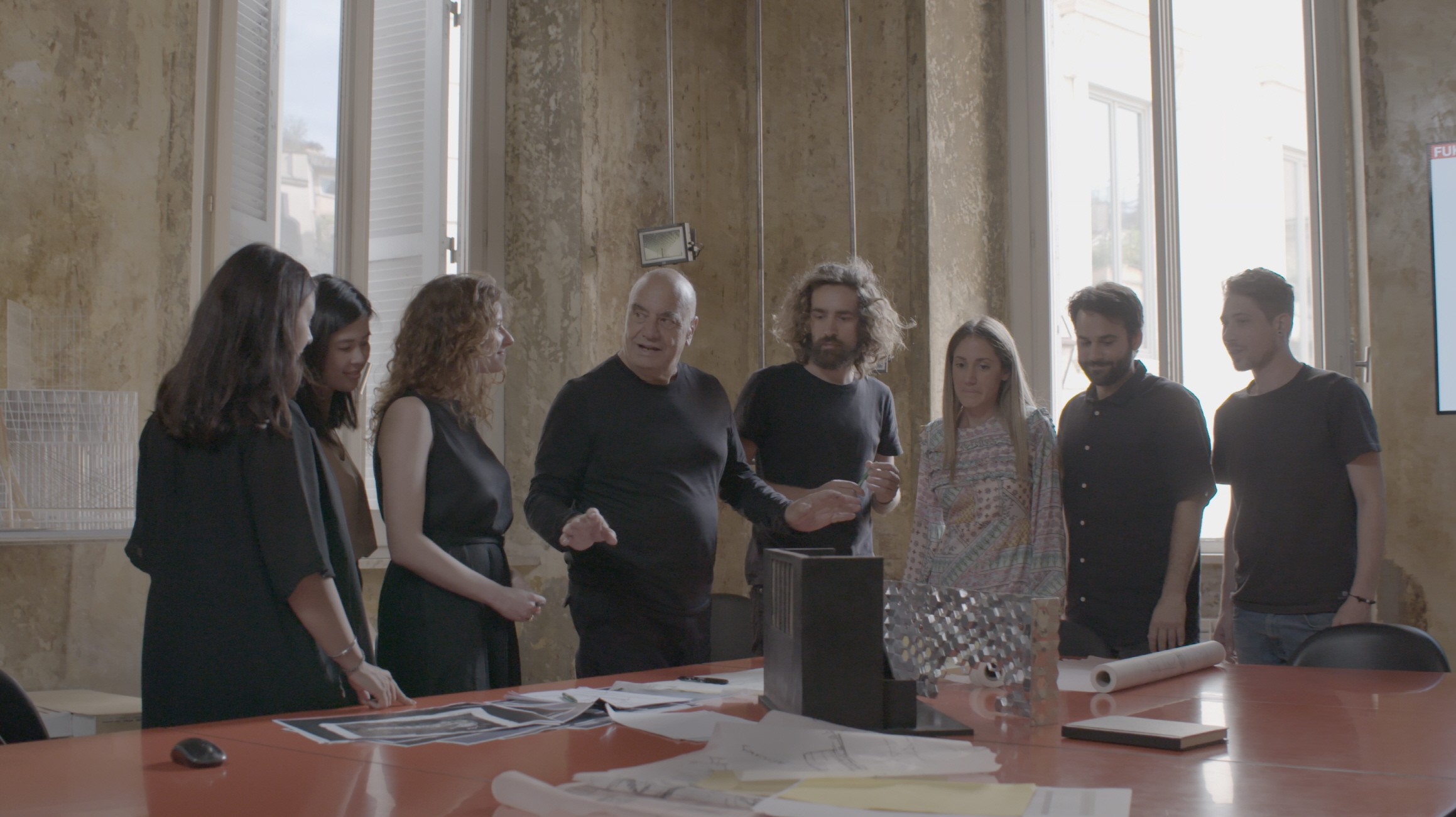 Massimiliano Fuksas and his team discuss the project.