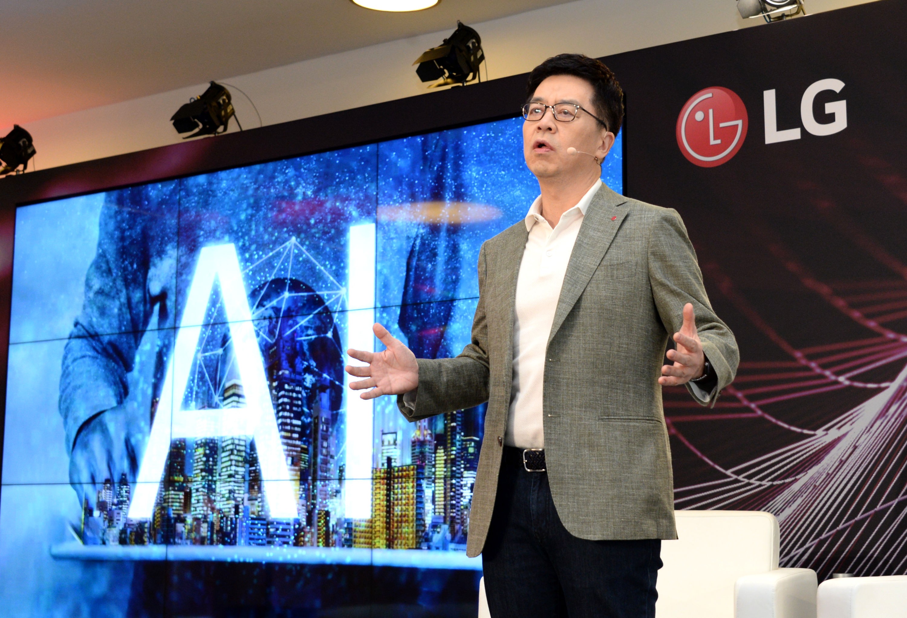 Dr. I.P. Park, president and chief technology officer of LG Electronics, delivers a speech at a panel talk event to kick off IFA 2019.