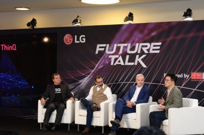 Dr. I.P. Park, president and CTO of LG Electronics, conducts a panel talk with three guest speakers from Qualcomm, iF International Forum Design and Telefonica’s moonshot factory Alpha.