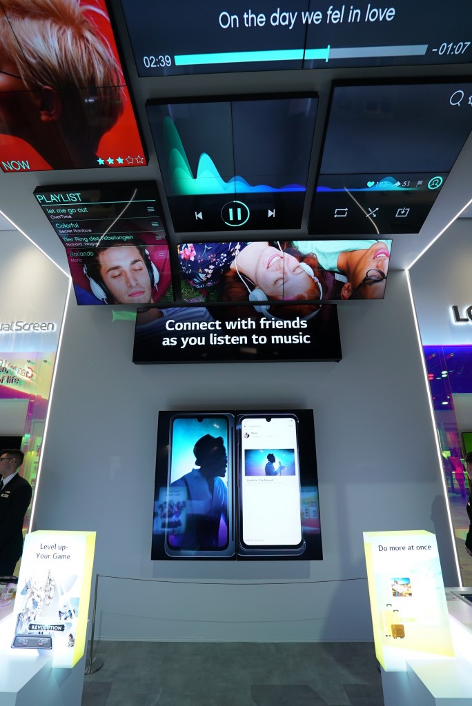 A closer look at LG G8X ThinQ’s and Dual Screen’s CES 2020 zone, with big screens illustrating the multi-tasking prowess of the smartphone duo