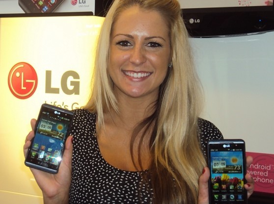 A woman holds up two LG Optimus 2X smartphones powered by the NVIDIA® Tegra™ 2 mobile dual-core processor and also the world’s first dual-core smartphone at MWC 2011