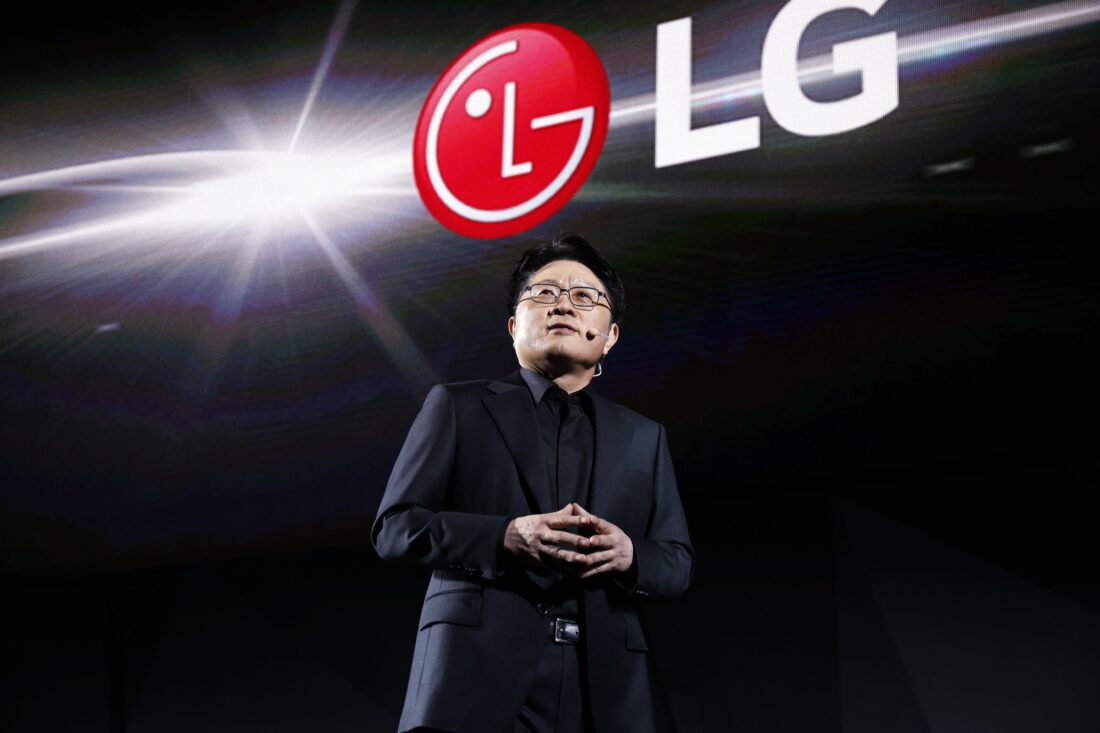 Another view of Ahn Seung-kwon, Chief Technology Officer of LG Electronics discussing the company's AI smart appliances during LG Press Conference at CES 2017