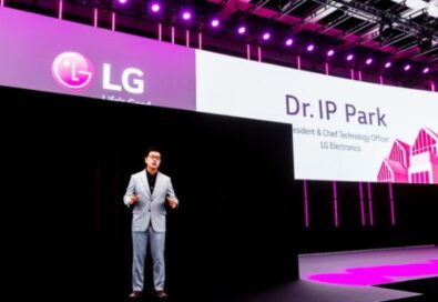LG’s president & CTO Dr. I.P. Park introduces LG Electronics’ Life’s Good from Home vision for the future in hologram form at IFA 2020