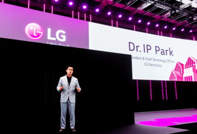 LG’s president & CTO Dr. I.P. Park introduces LG Electronics’ Life’s Good from Home vision for the future in hologram form at IFA 2020