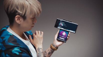 K-pop star Amber Liu chatting with her fans via LG WING and the Ficto app