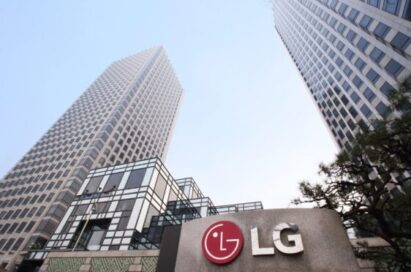 A picture of LG Twin Towers in the daytime