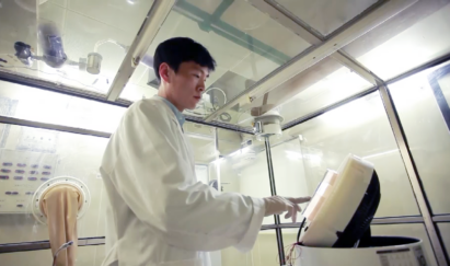 A researcher testing the LG PuriCare Air Purifier in the lab.