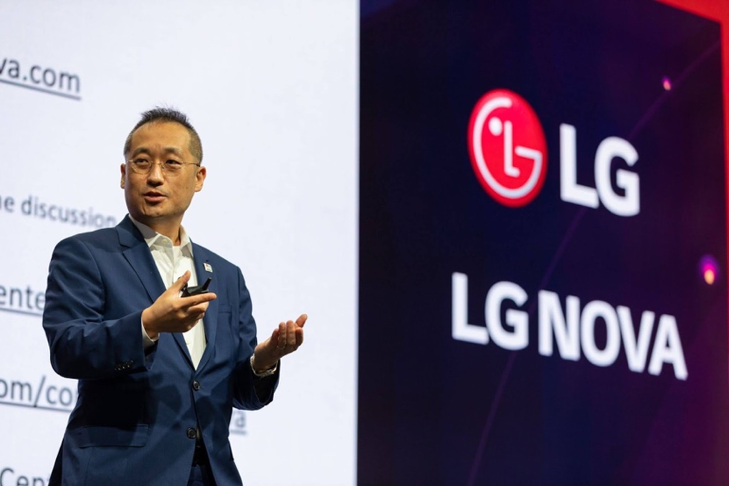 Dr. Sok-woo Rhee, Head of LG NOVA (North America Innovation Center), giving a speech on stage at the Mission Launch Live event