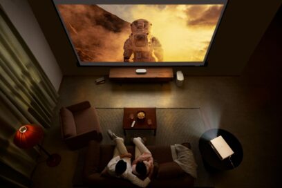 User scenario 3 – Enjoying the home theater setup with a large screen backed by LG HU710P