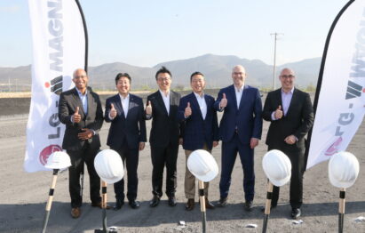 LG and Magna personnel at Mexico plant opening event