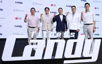 (From left) Fitness Candy CEO Shim Woo-taek, SM Entertainment co-CEO Lee Sung-su, LG Electronics CEO Cho Joo-wan, SM Entertainment co-CEO Tak Young-joon and Fitness Candy’s chief strategy officer Kim Bee-oh pose for a photo during the launch ceremony of their joint venture Fitness Candy at Conrad Seoul on Thursday