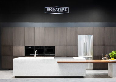 Signature Kitchen Suite appliances – 24-inch wall oven, 36-inch French Door refrigerator, 24-inch panel-ready dishwasher, 36-inch induction, 24-inch steam oven and 24-inch wall oven – are displayed in the LG booth’s Seamless Natural Kitchen zone at Milan Design Week 2022