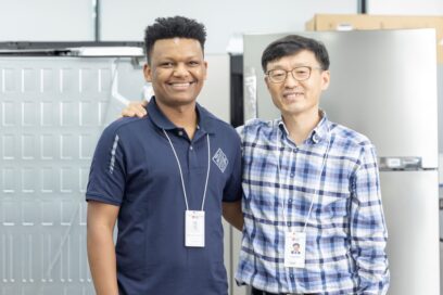 Yimenu Weldeyes Adefris, technical support assistant with the LGEME Gulf SVC Team and Ryu Kwang-jin, Master of LGEME Tech Support & Training Team posing together