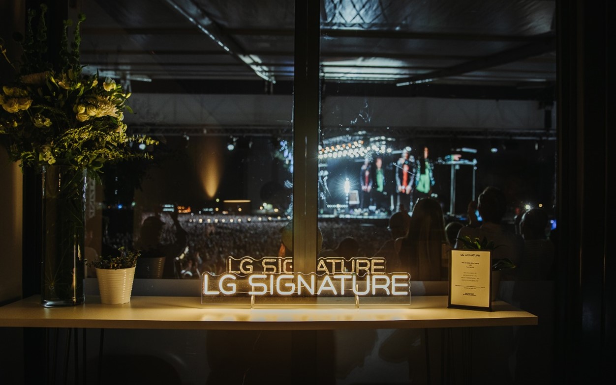 یک شب سرگرمی با LG SIGNATURE