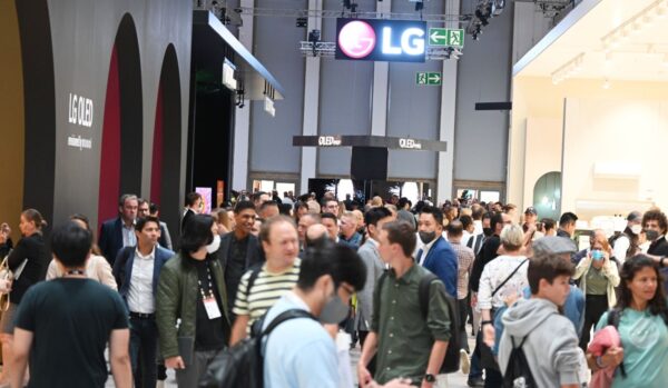 LG Booth crowded with many visitors interested in LG products