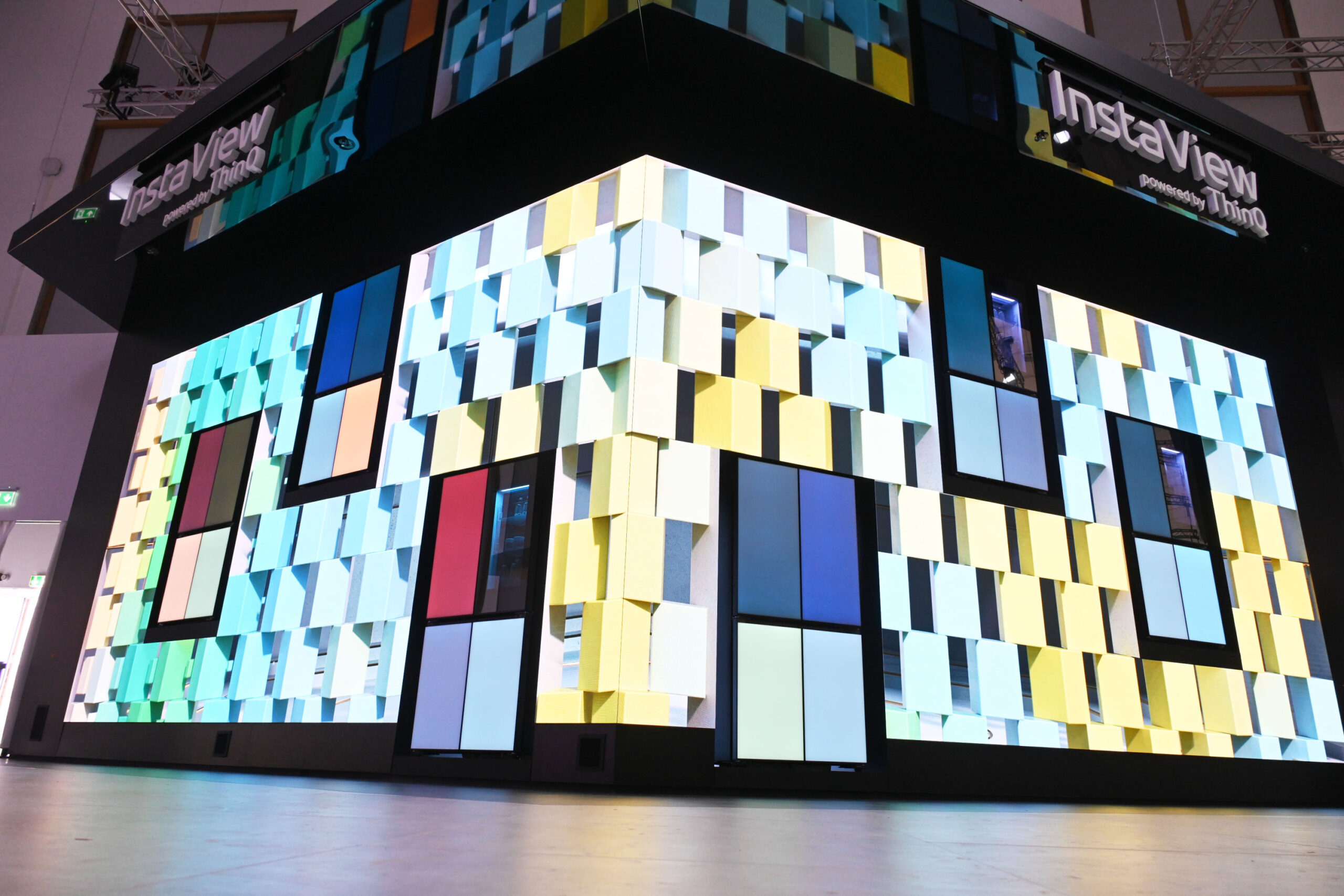The LED wall modularizes the color-changing door panels of the LG MoodUP refrigerator at the MoodUP Innovation Zone during IFA 2022