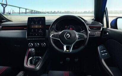 The driver seat view of a Renault vehcle