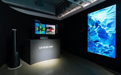 LG OLED Flex at Digital Art Fair Xperience Hong Kong displaying an artwork