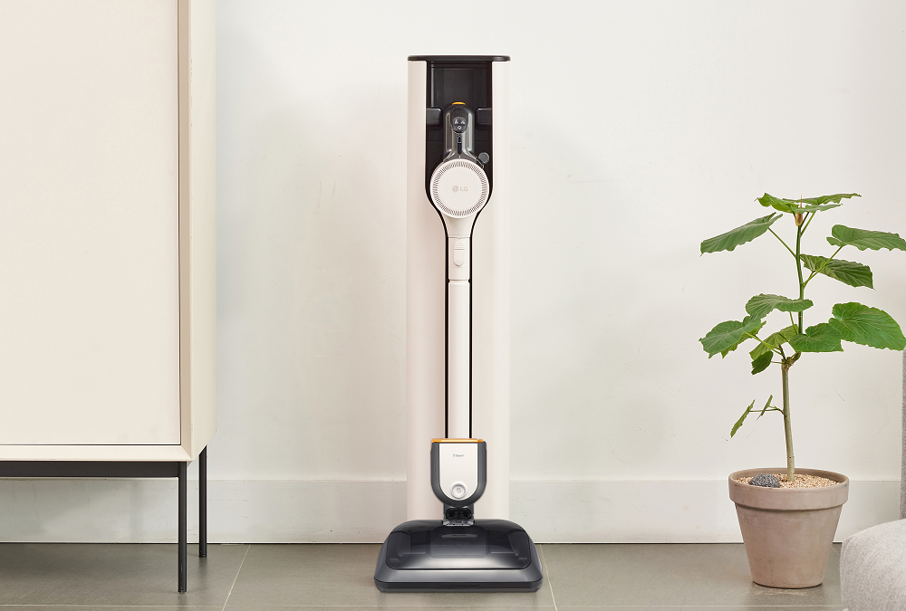 LG CordZero A9 Kompressor™ with Steam Power Mop is stored in the All-in-One Tower