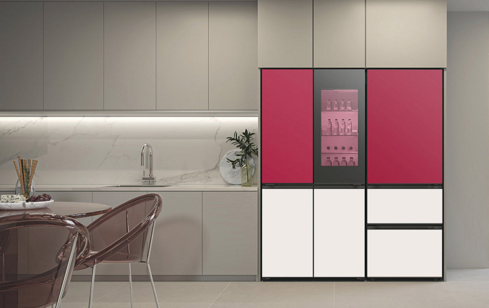 Front view of LG MoodUP InstaView™ refrigerator in Viva Magenta, the Pantone Color of the Year 2023