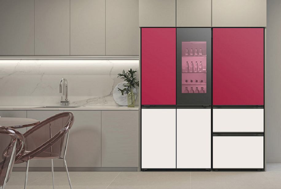 Front view of LG MoodUP InstaView™ refrigerator in Viva Magenta, the Pantone Color of the Year 2023