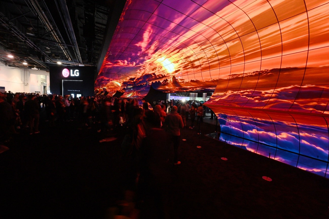 LG OLED Horizon installed at LG booth during CES 2023
