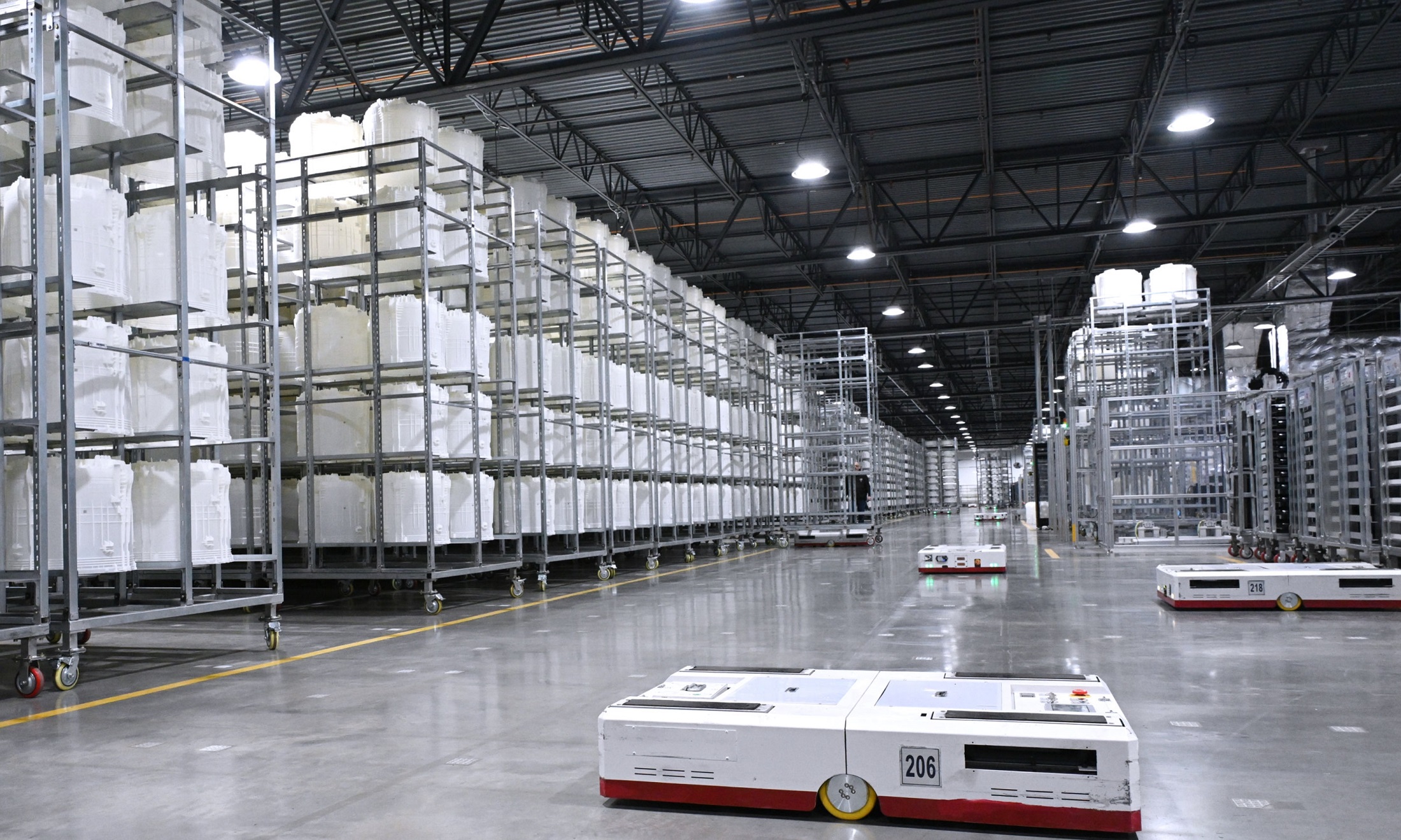 In the LG Tennessee factory, automated guided vehicles (AGVs) transport parts around the plant