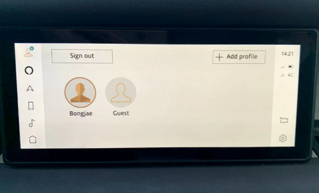 Land Rover Defender’s AVN UI for selecting and adding user profiles