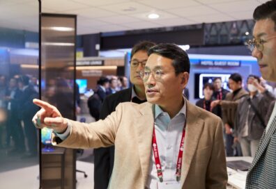 LG CEO William Cho taking a tour around LG booth at ISE 2023