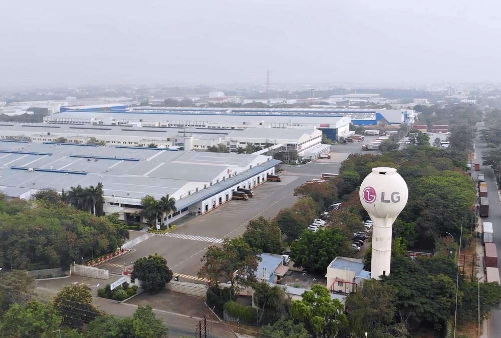 A different view of LG’s manufacturing facility in Pune, India, from above. 