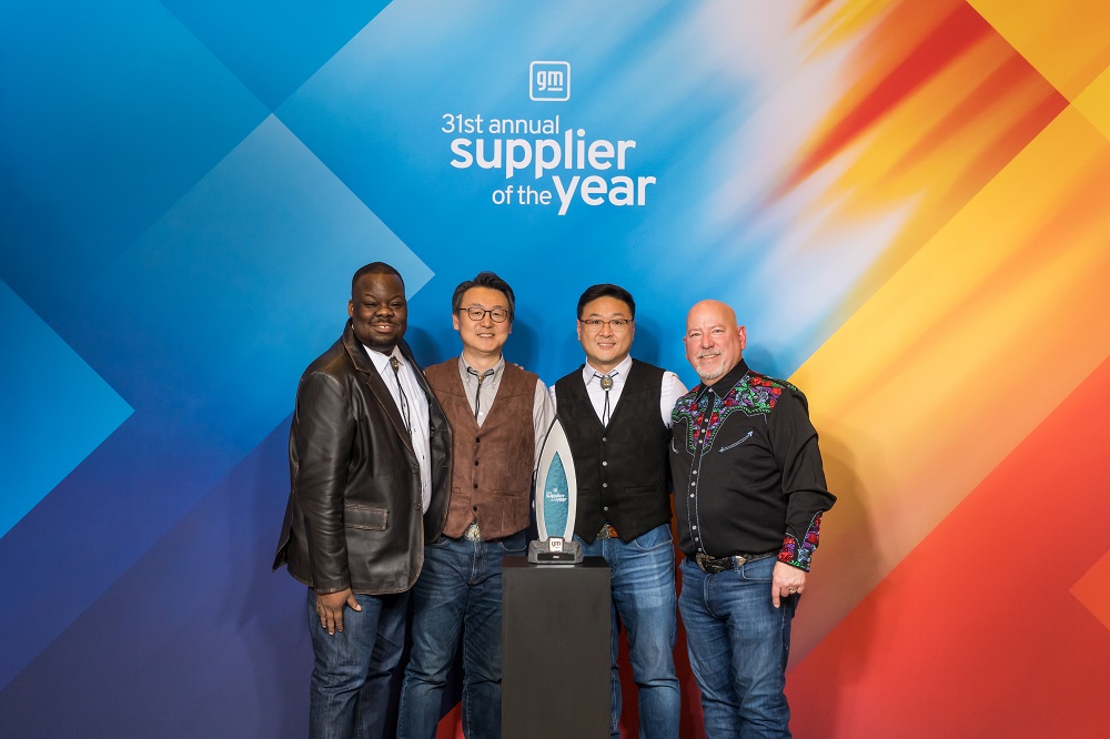 LG representatives posing for a group photo at the Supplier of the Year Award ceremony