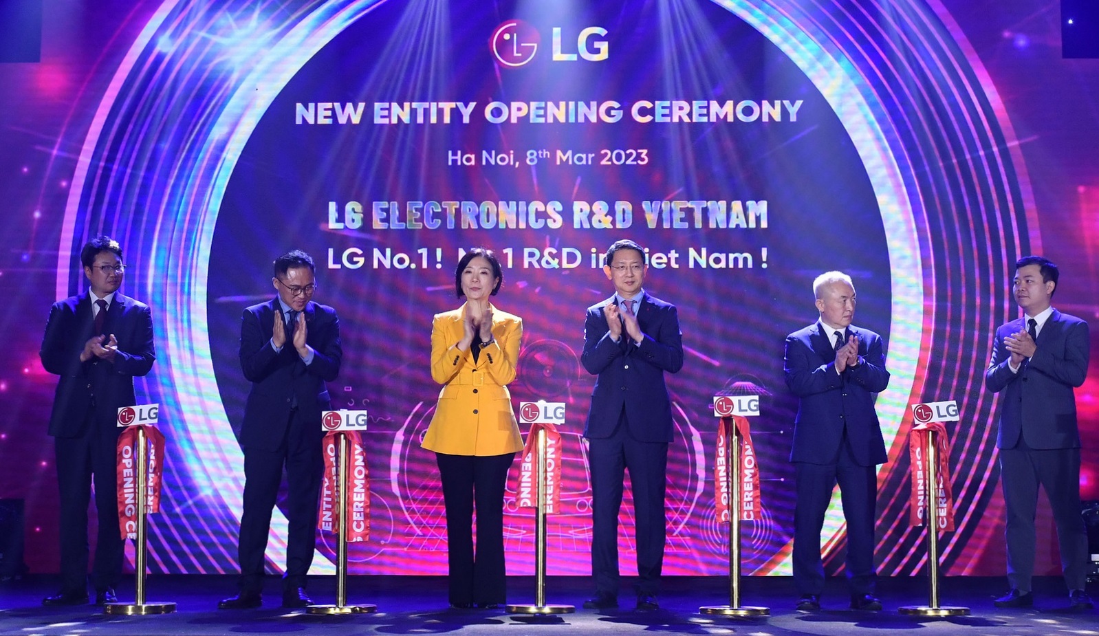 LG Executives, Vietnam government officials and others at the opening ceremony of LG R&D Subsidiary in Vietnam