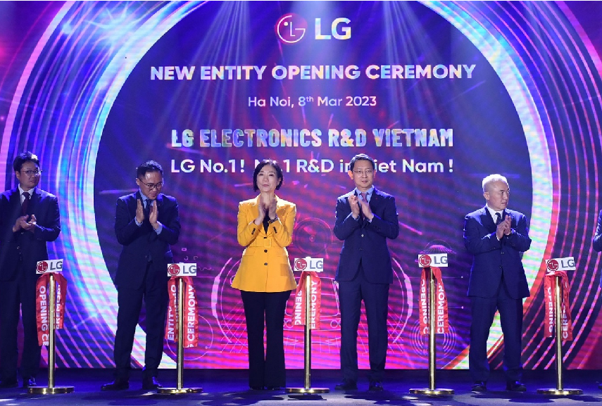 LG Executives, Vietnam government officials and others at the opening ceremony of LG R&D Subsidiary in Vietnam